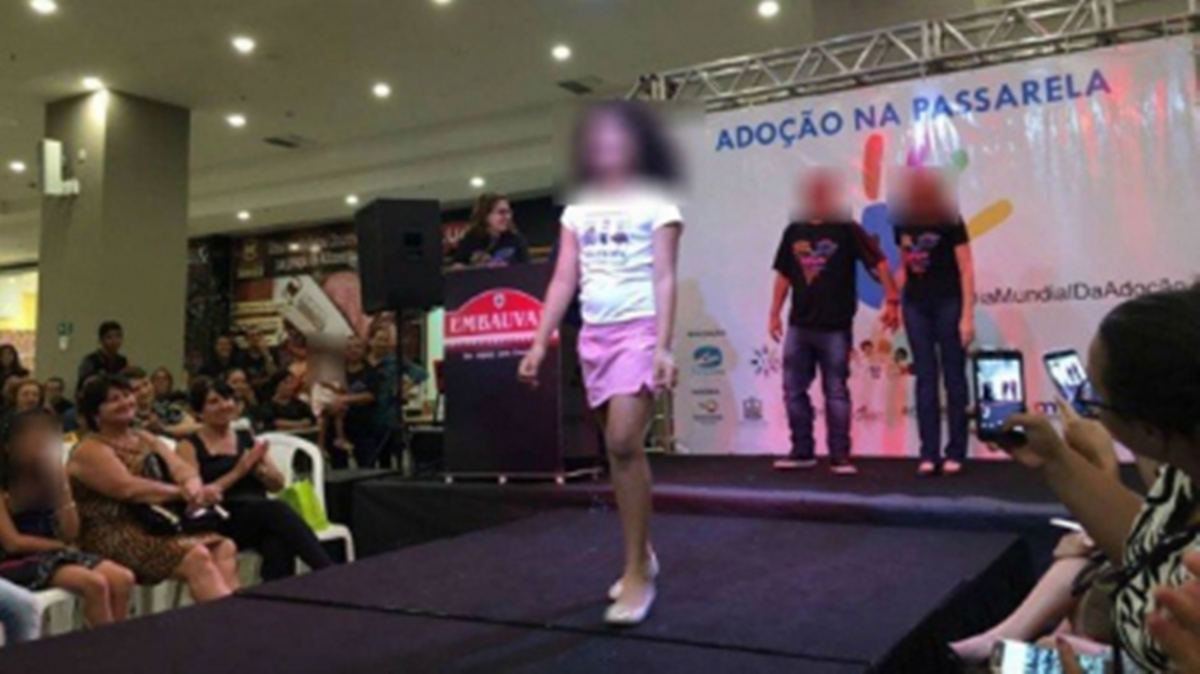 Desfile para adoção repercute mal: “crianças tratadas como mercadoria”