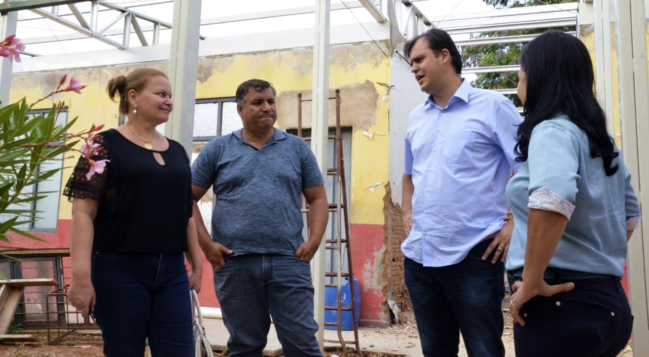 Deputado faz visita técnica em “Escola de Lata” de Cuiabá 