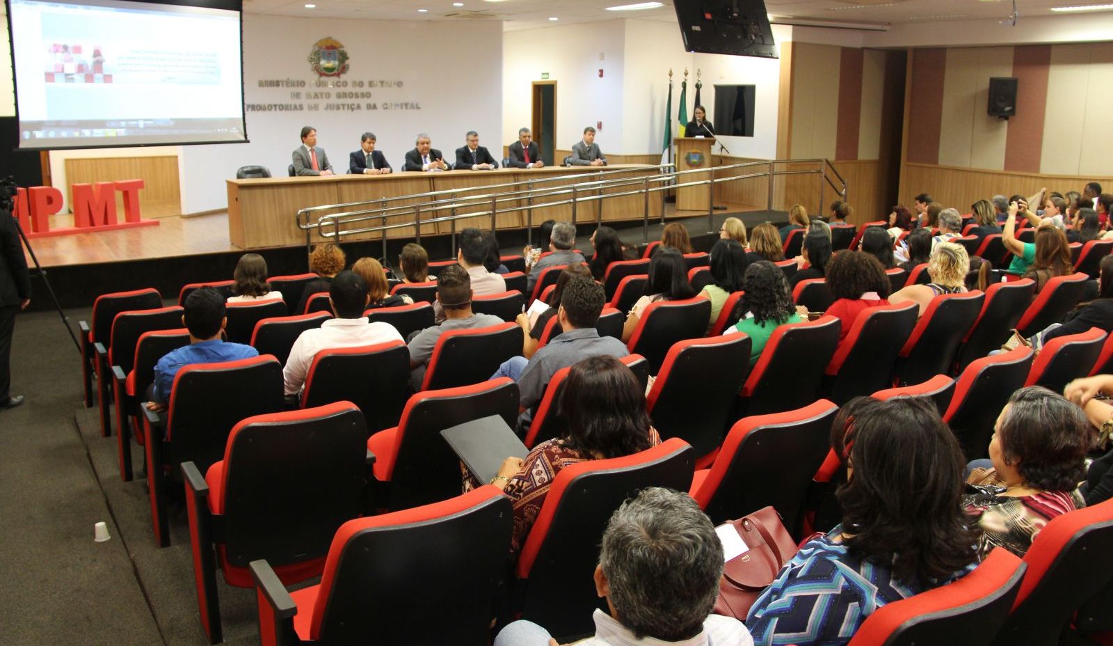 MPMT e agentes da rede de proteção buscam alternativas para o combate à violência no ambiente escolar