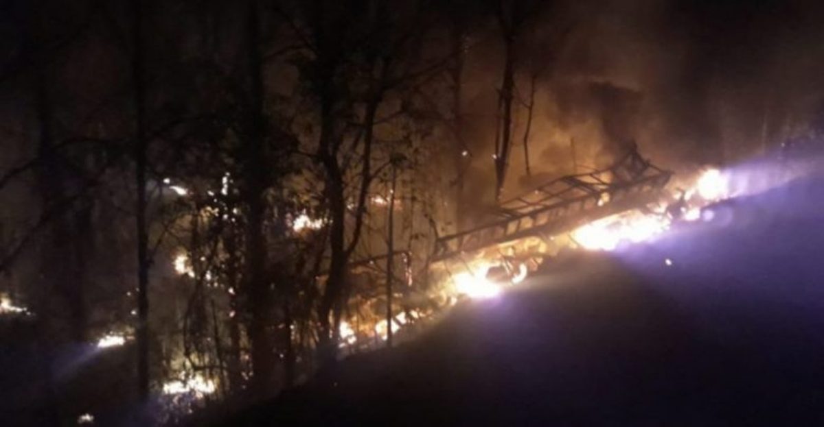 Carretas batem, duas pegam fogo e motorista morre queimado em Mato Grosso