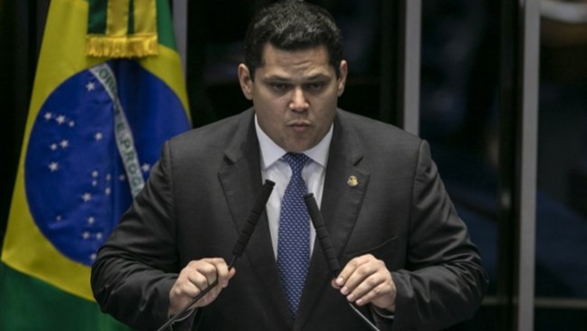 “Brasileiro não aguenta mais pagar imposto”, diz Alcolumbre sobre  nova CPMF