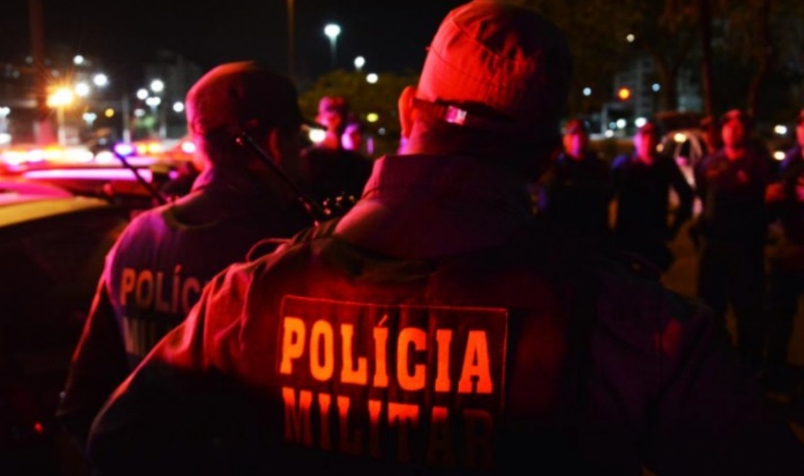 Homem descumpre ordem de encerrar festa, avança em policiais e é preso em bairro nobre de Cuiabá