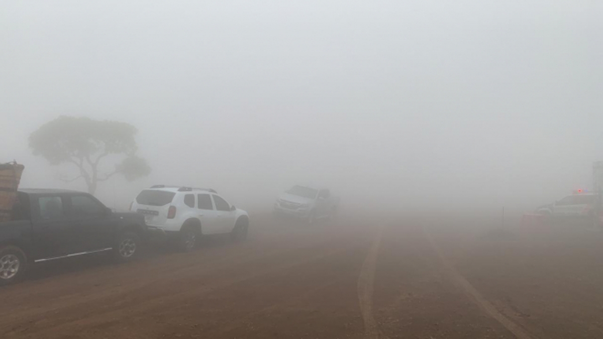 Densa neblina ‘fecha’ o tempo em Chapada; Cuiabá pode ter temporais