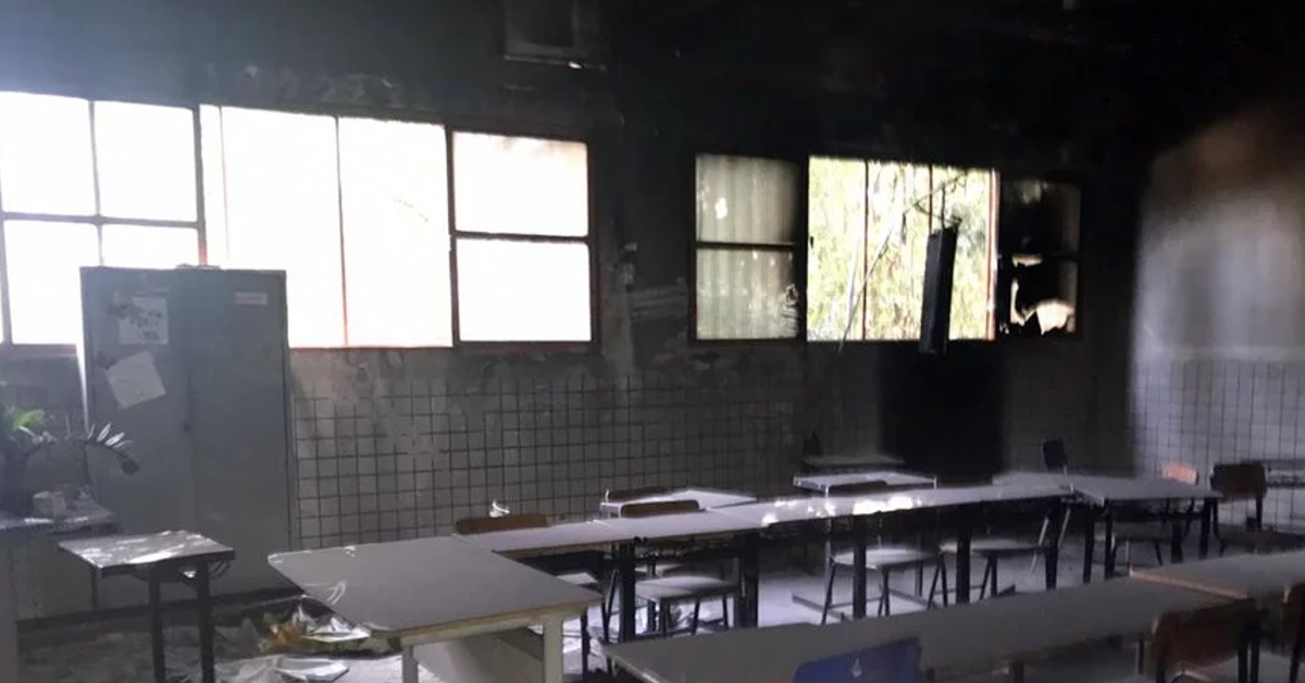 Ar condicionado de uma sala da escola Pindorama em Rondonópolis explode