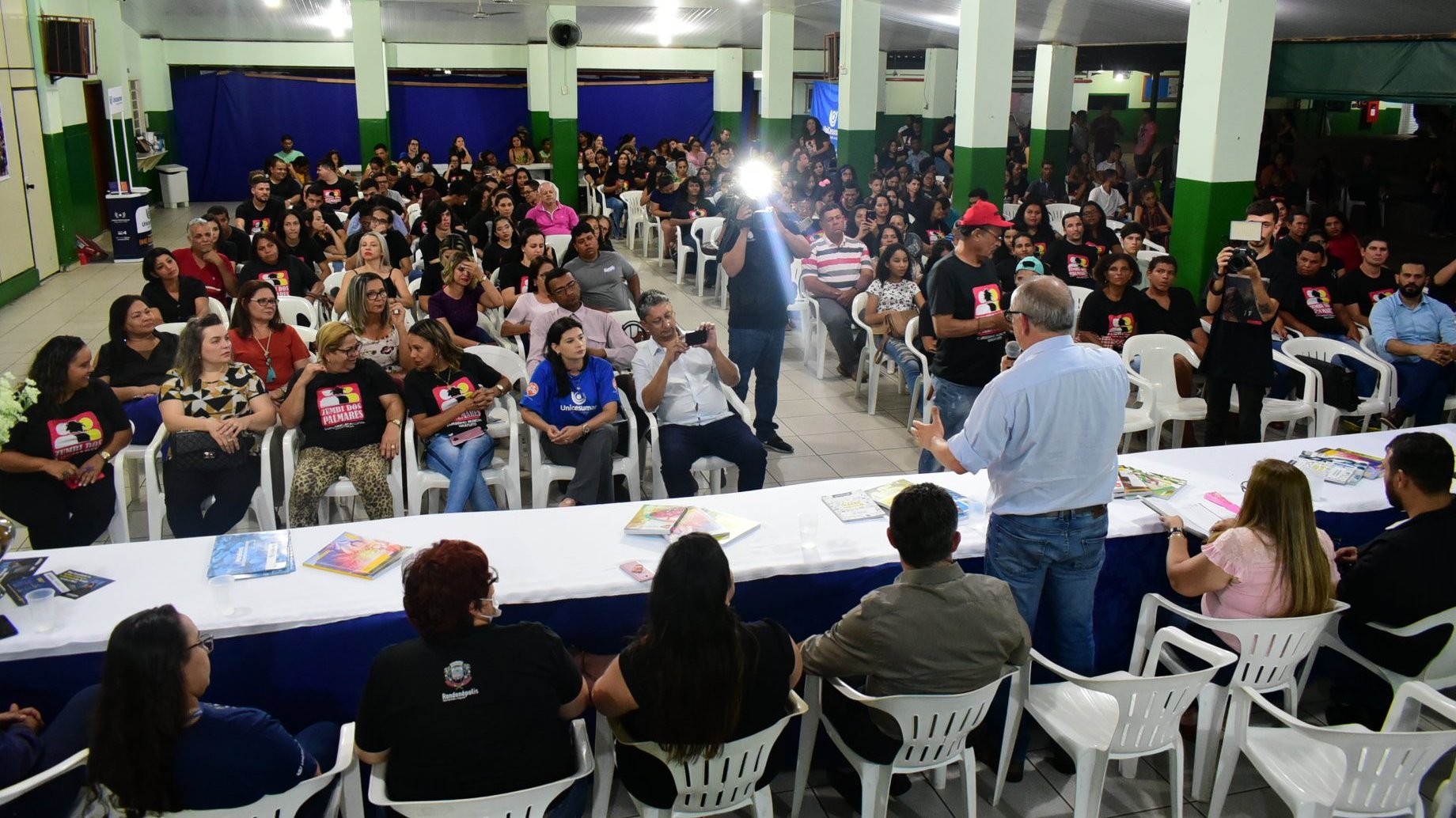 Na reta final do Enem, alunos do cursinho Zumbi dos Palmares são recepcionados com evento especial