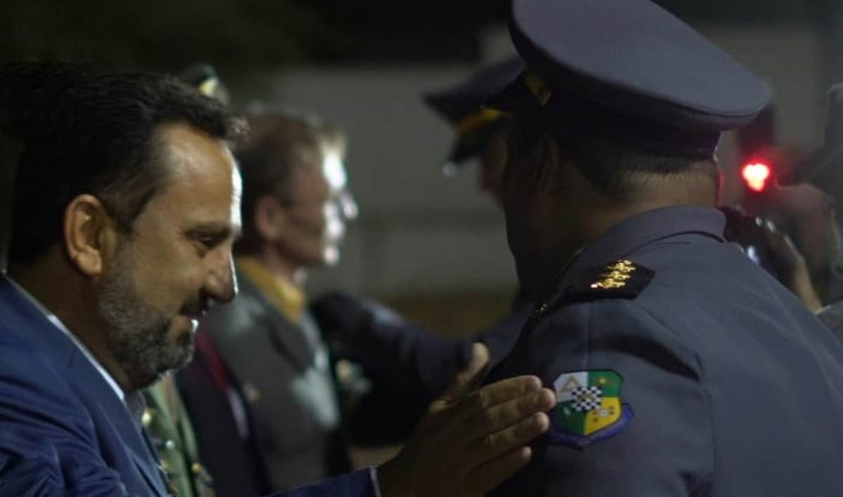 Vereador Cláudio da Farmácia recebe Medalha da Policia Militar