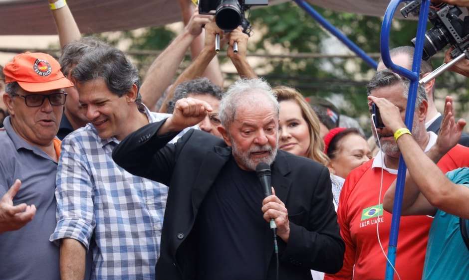 Lula e Gleisi falam em “golpe” contra Evo Morales na Bolívia