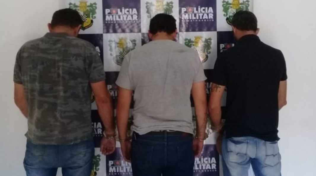 Trio suspeito de roubar carretas em MT é preso em barreira montada pela PM