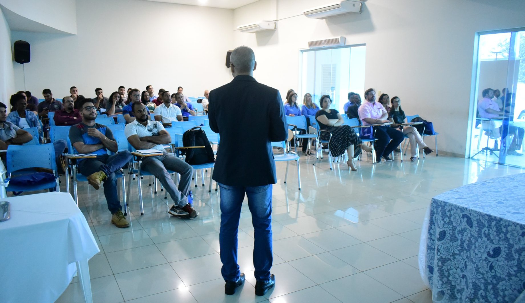 Encontro apresenta atualizações sobre legislação em obras públicas a servidores do município