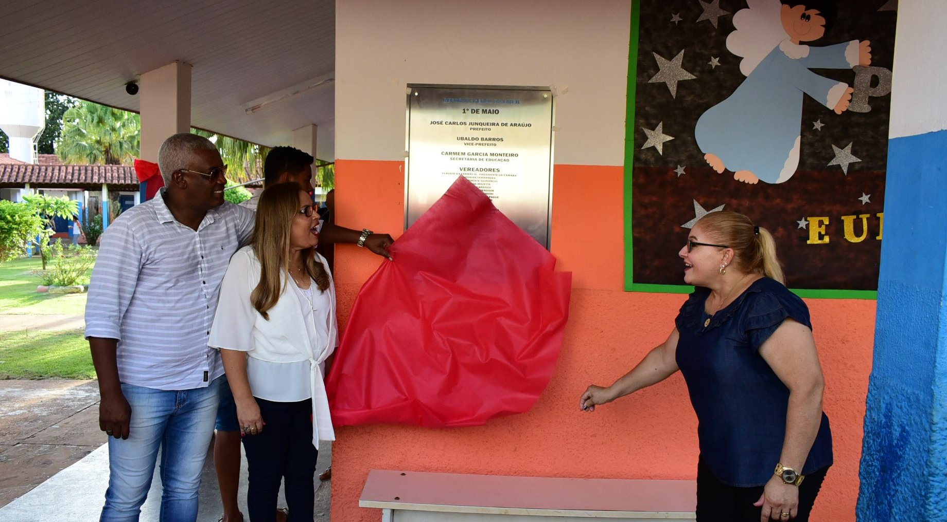 Após 10 anos sem obras, Escola Municipal 1º De Maio é entregue à população totalmente revitalizada