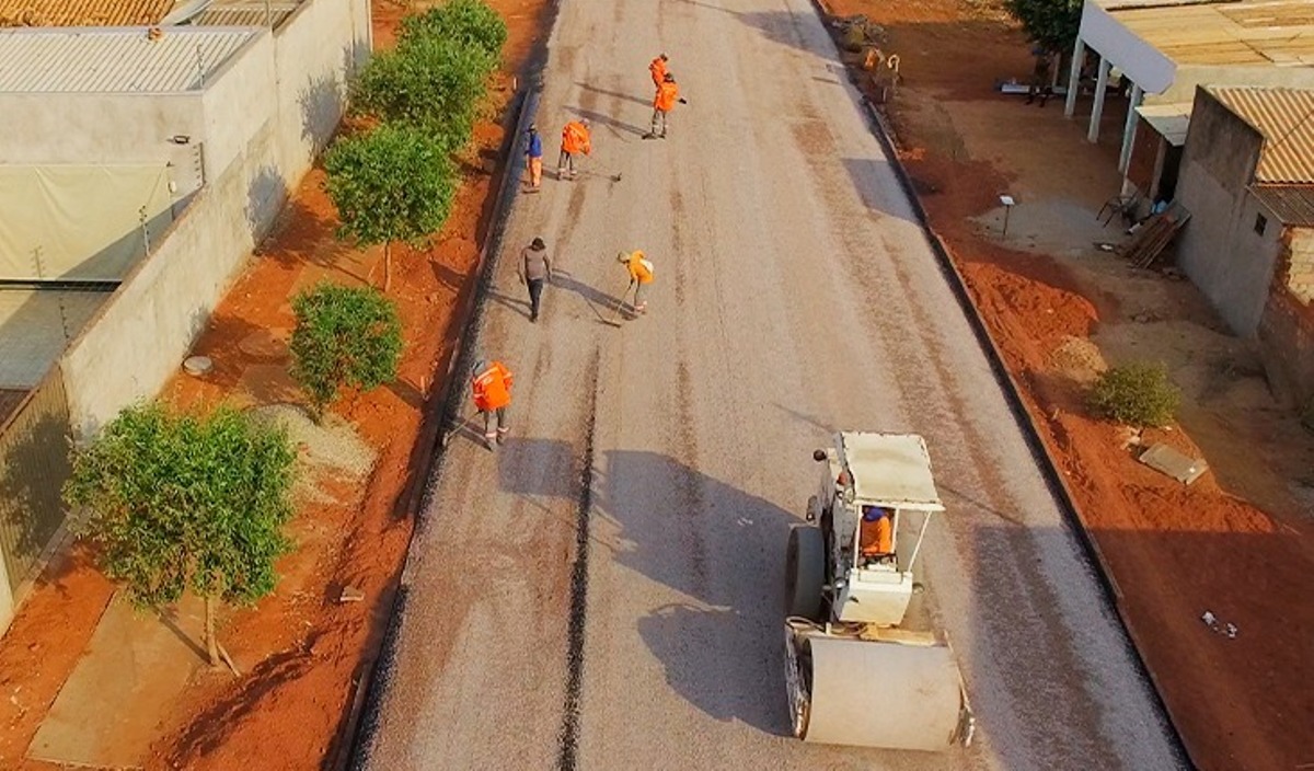 Obras de pavimentação e drenagem no Parque São Jorge avançam