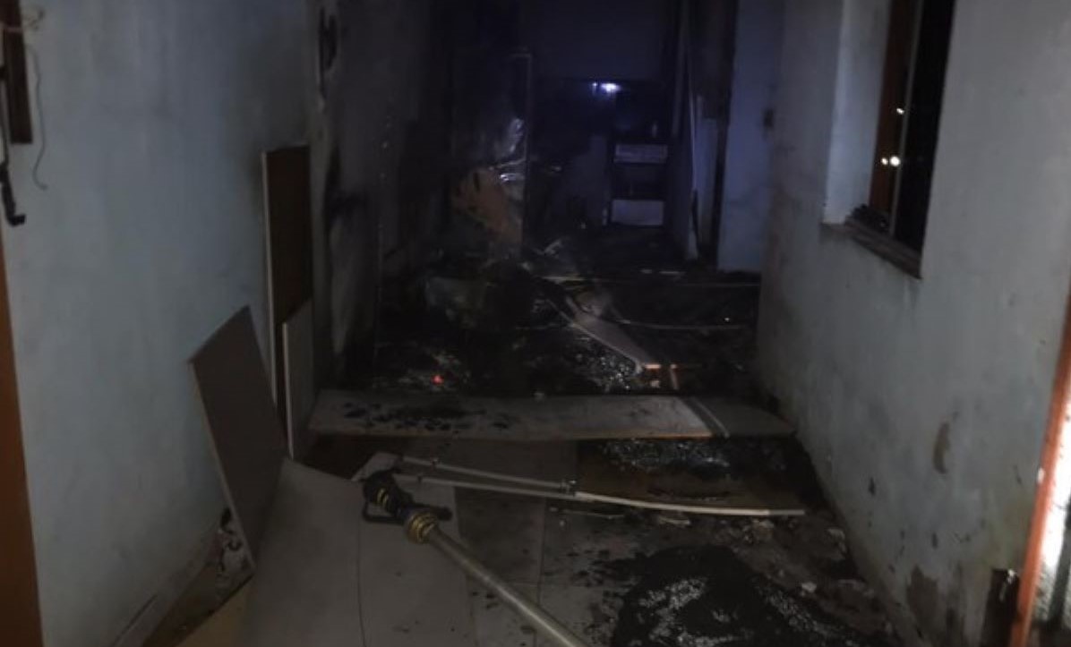Sinop | Ex-namorado incendeia quitinete de jovem por não aceitar fim do relacionamento e outras 3 quitinetes são destruídas