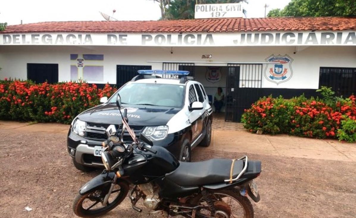 Mato Grosso | Homem de muletas é preso acusado de pular muro de casa e matar morador a pauladas