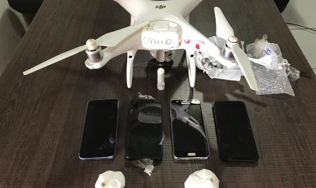 Drone com celulares e drogas é apreendido na Penitenciária da Mata Grande