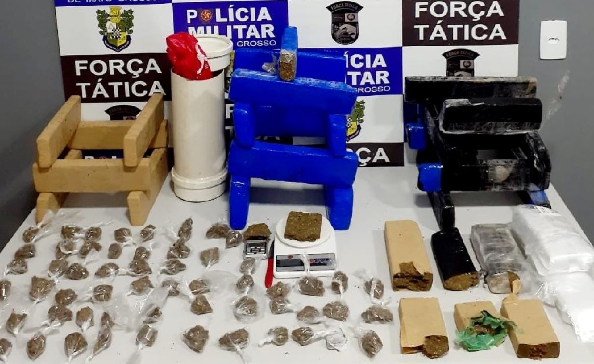 Rondonópolis | Força Tática encontra 29 tabletes e 63 porções de maconha dentro de frigobar