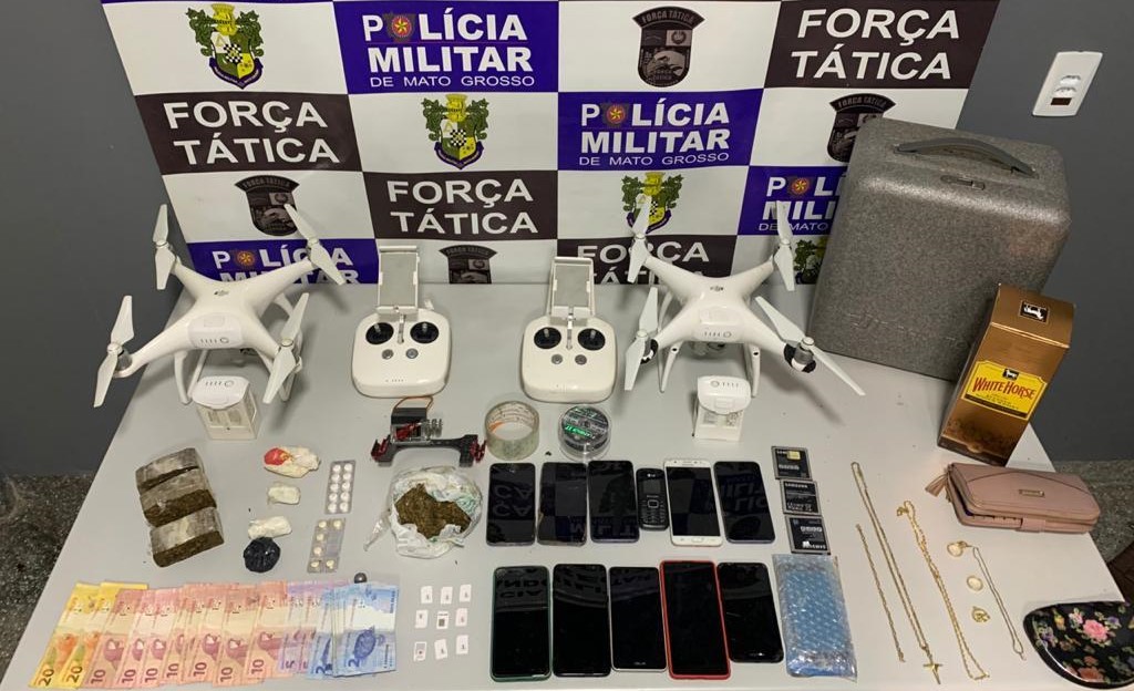 PM prende cinco suspeitos e apreende drones que levariam celulares para o presídio da Mata Grande