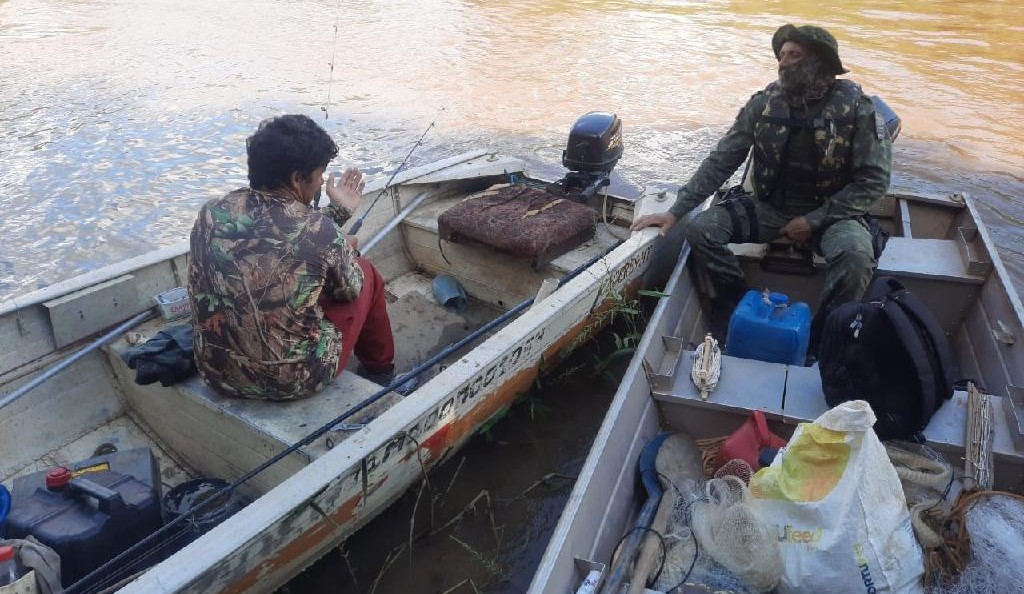 Cáceres | Batalhão Ambiental aborda 45 pessoas e apreende apetrechos de pesca predatória