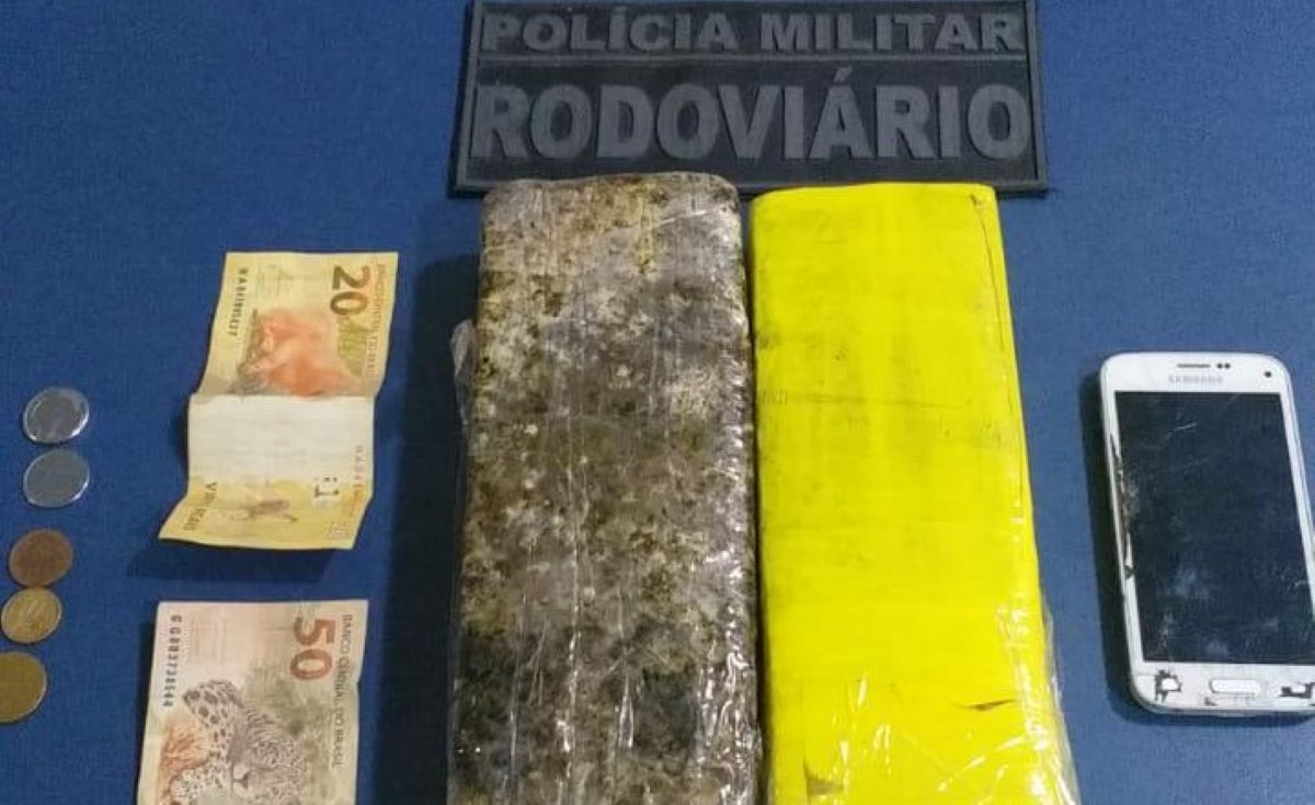 Batalhão de Trânsito flagra quatro pessoas transportando maconha em Poxoréu