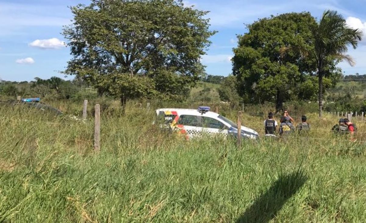 Quadrilha fortemente armada invade fazenda na região de Paranaíta, rende vítimas e rouba cerca de 8 quilos de ouro