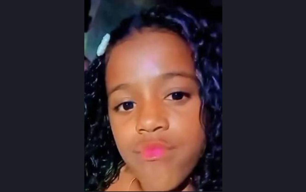 Morre menina que sofreu acidente com carro alegórico no Rio