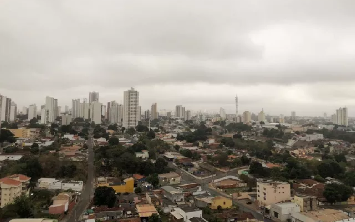 Nova frente fria chega no fim de semana e Cuiabá pode registrar mínima de 14°C