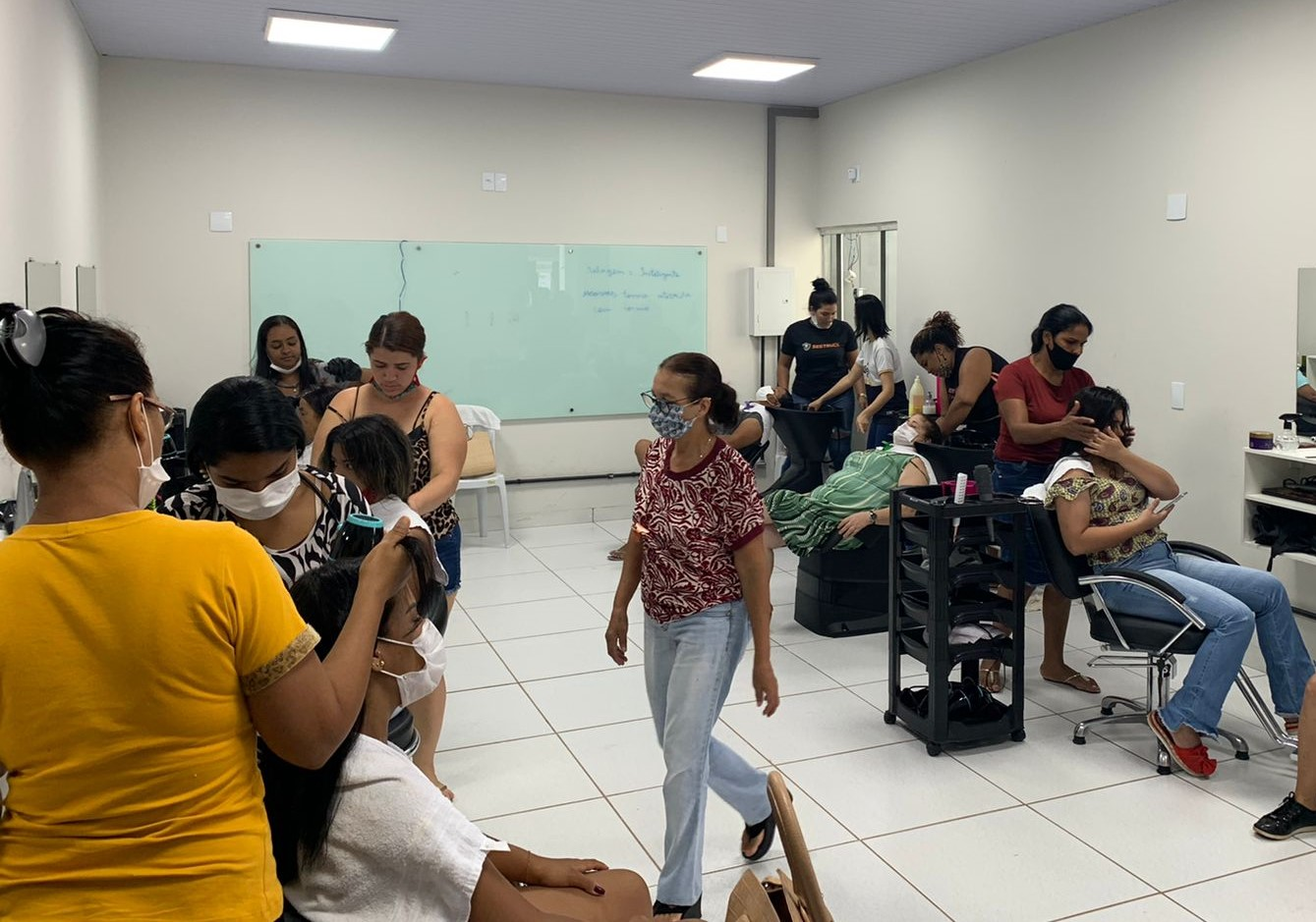 Rondonópolis | Prefeitura e Cáritas ofertam mutirão de beleza do cabelo feminino