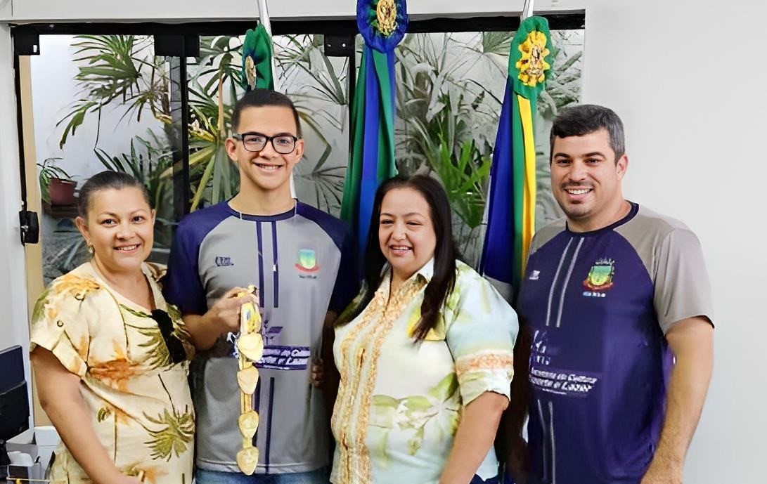 Atleta apoiado pela Prefeitura de Pedra Preta desponta como uma das grandes revelações da natação de Mato Grosso