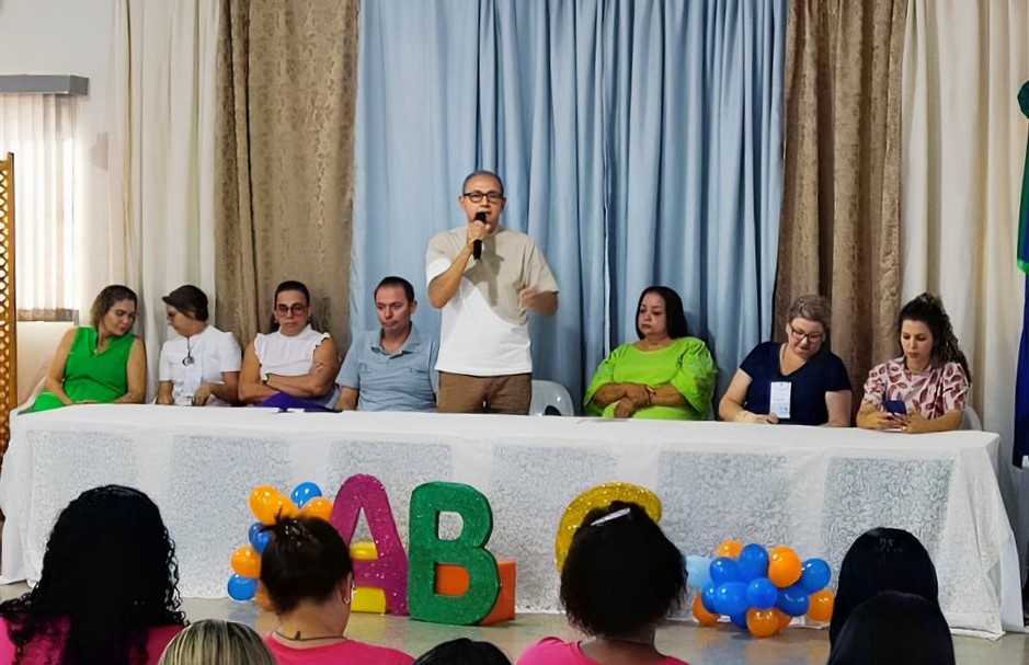 Educadores de Pedra Preta participam de seminário do Programa Alfabetiza MT