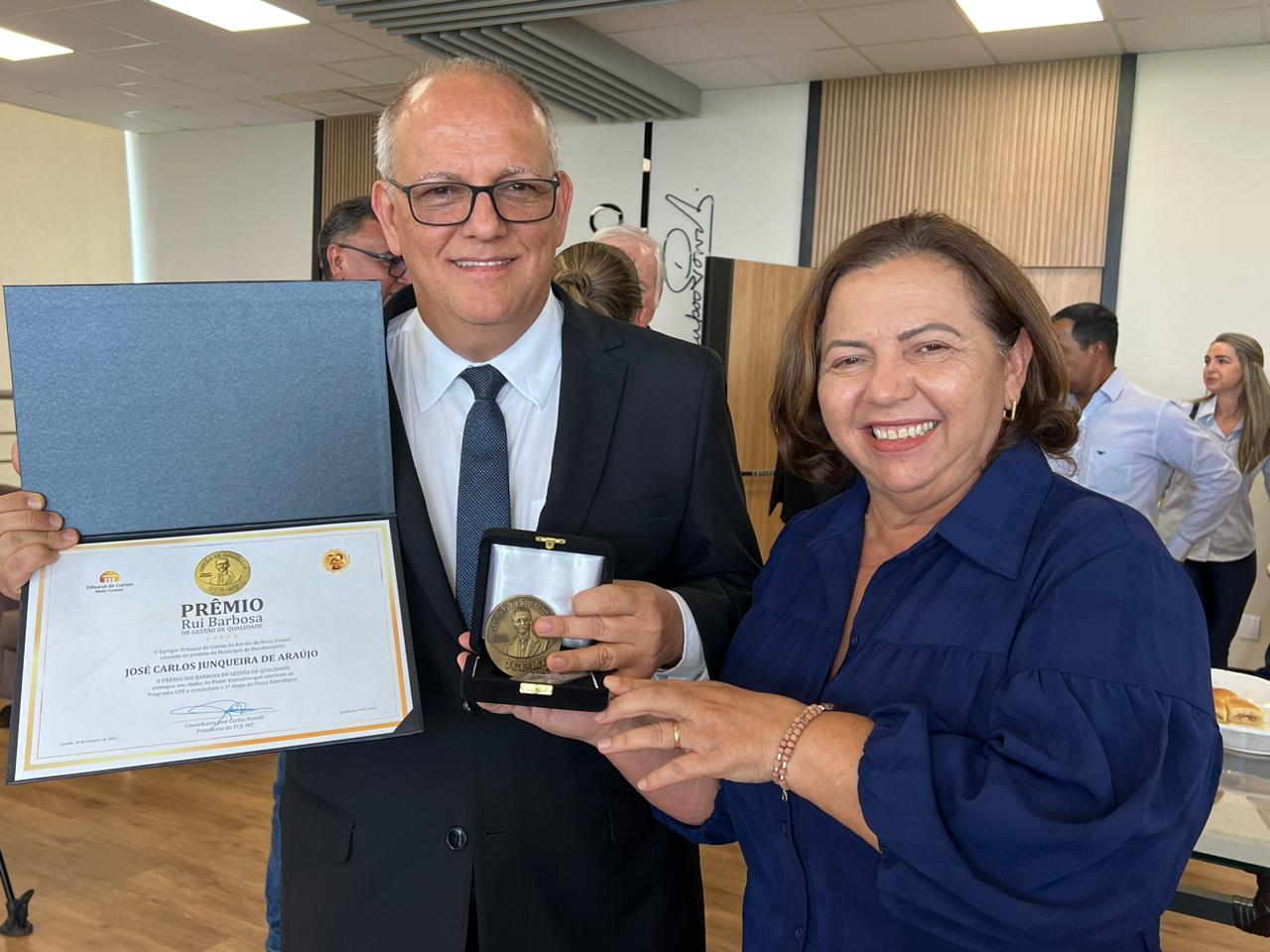 Prefeito Pátio recebe Prêmio Rui Barbosa de Gestão de Qualidade do TCE/MT