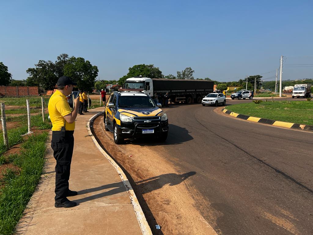 Rondonópolis | Setrat e Polícia Militar localizam carreta com queixa de roubo