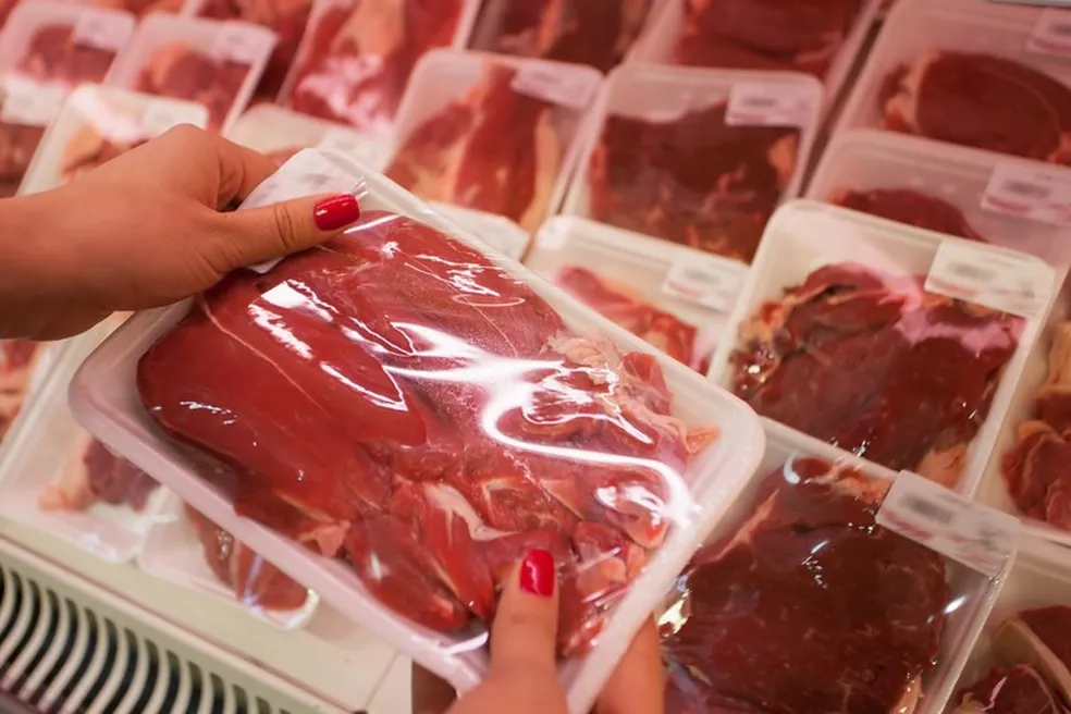 Mato Grosso negocia quase 50 mil toneladas de carne bovina, 12,9% a mais do que o mês passado