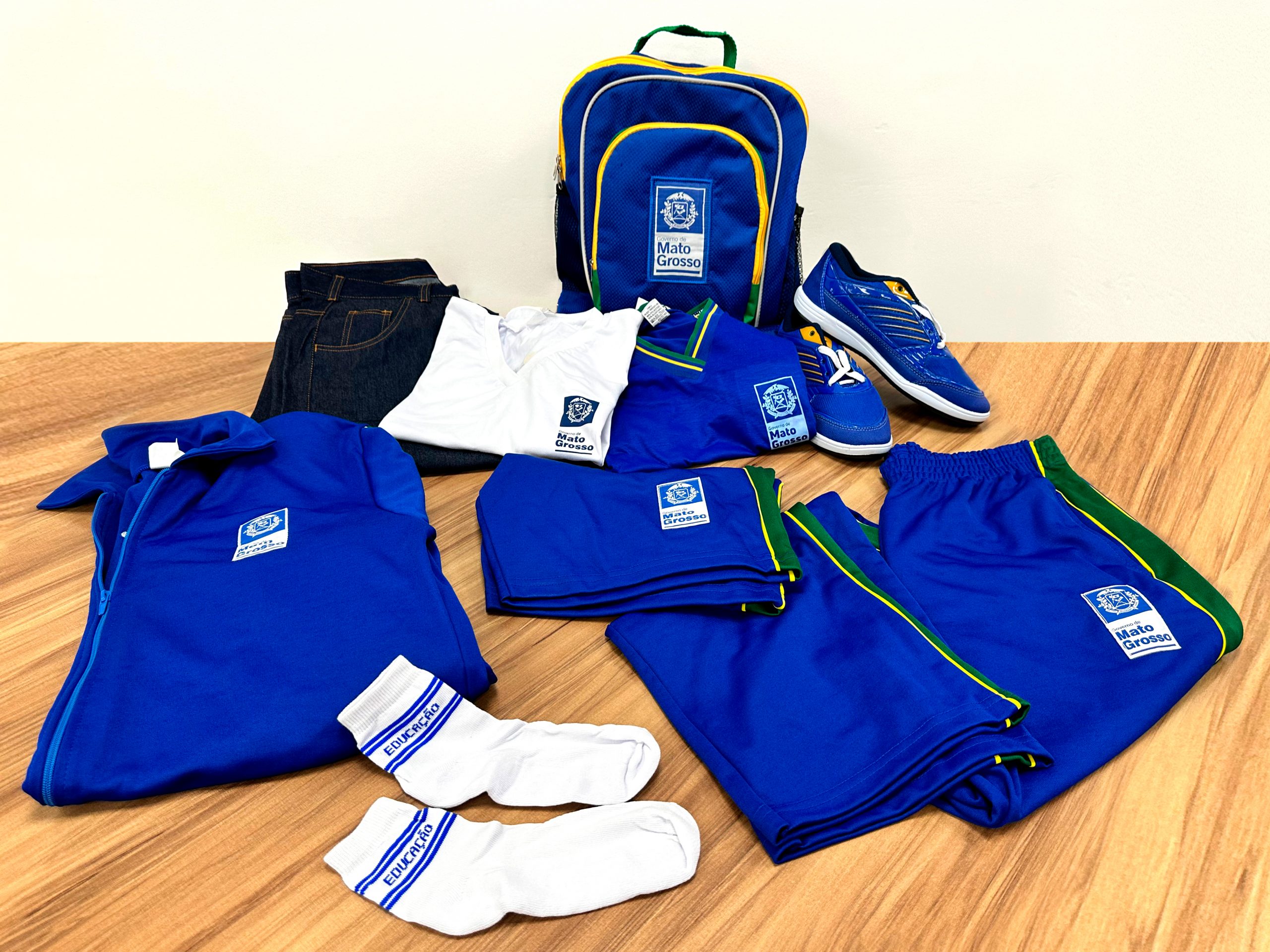 Governo de MT entregará uniformes e materiais escolares a estudantes em fevereiro