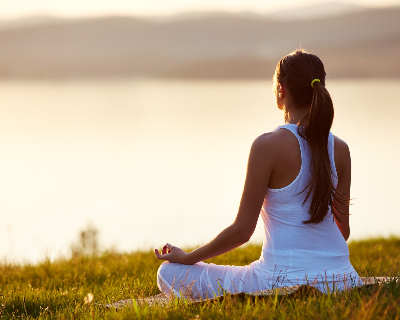 Janeiro Branco: descubra como a meditação pode auxiliar na saúde mental