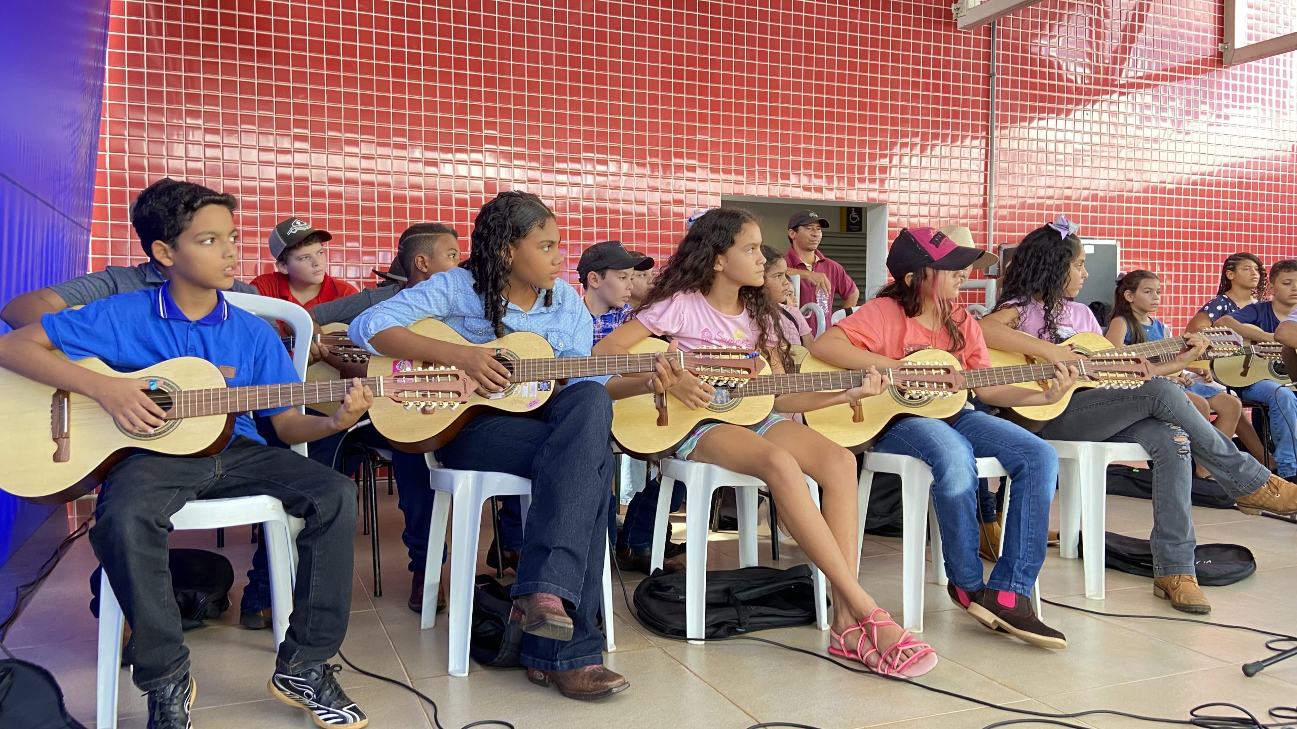 Orquestra Sesc de Viola recebe novos alunos em Poxoréu