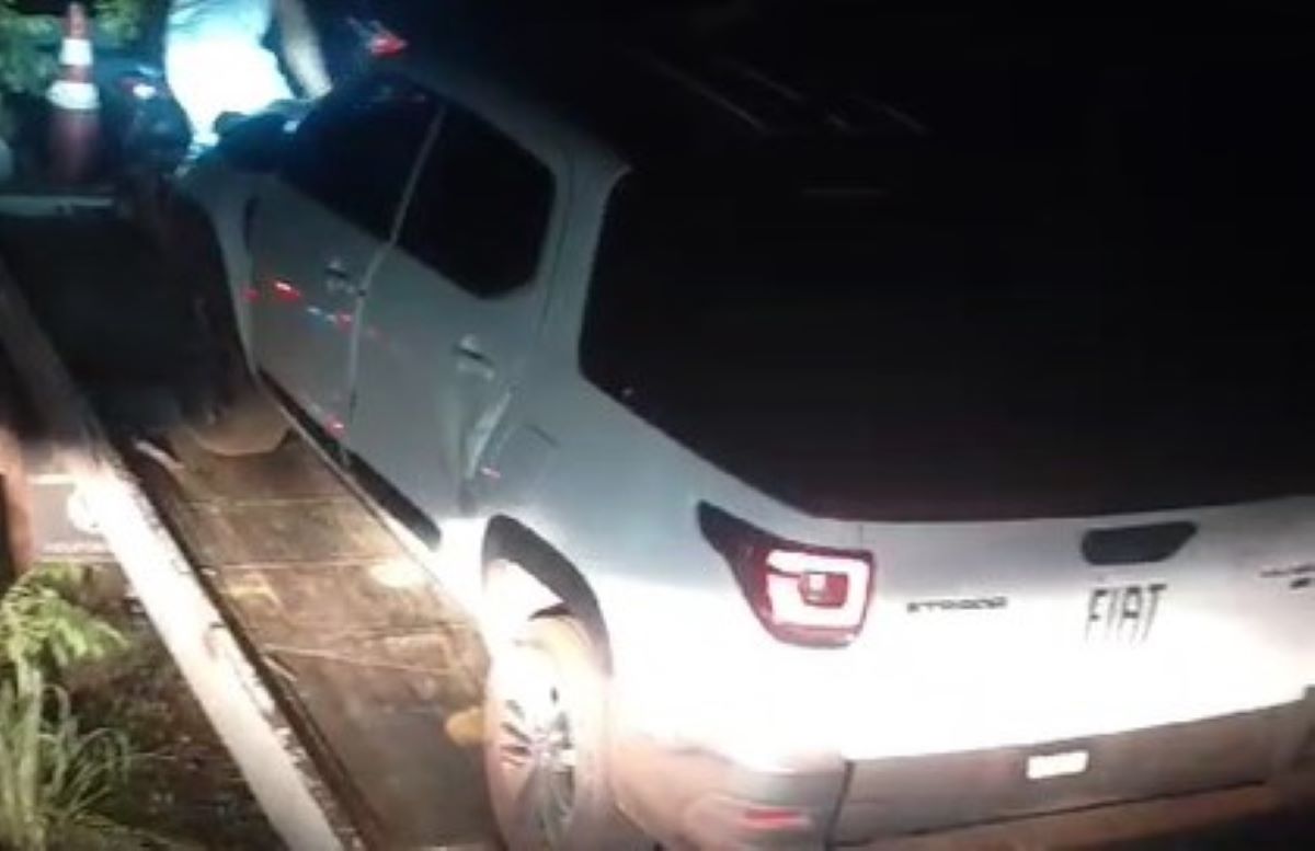 Polícia Militar localiza veículo roubado em Várzea Grande, prende suspeito e apreende adolescente