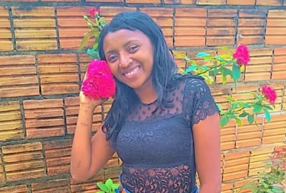 Lucas do Rio Verde | Mulher é morta esfaqueada na rua e ex-marido é preso; câmera de segurança registra crime
