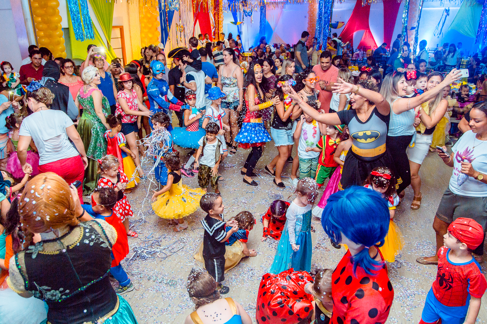 Shopping tem oficina de máscara e bailinho à fantasia no Carnaval das crianças