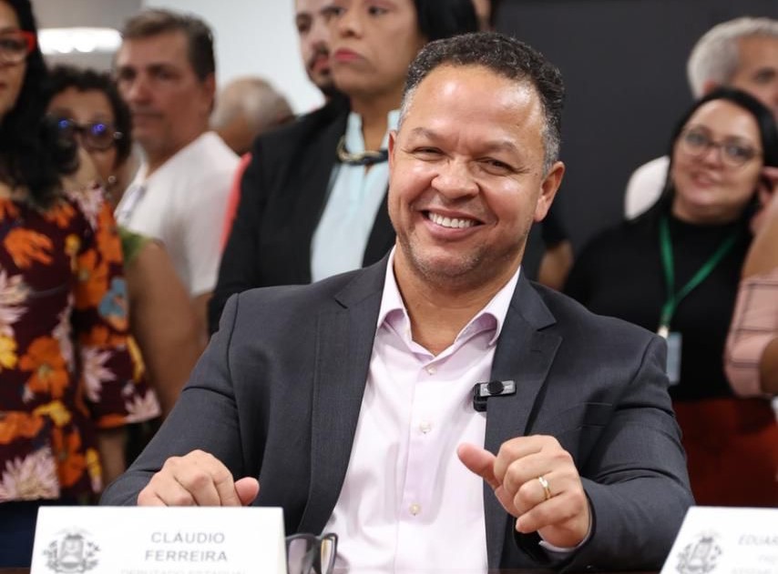 Governador sanciona lei de Cláudio Ferreira que cria sanções a invasores de terra em MT