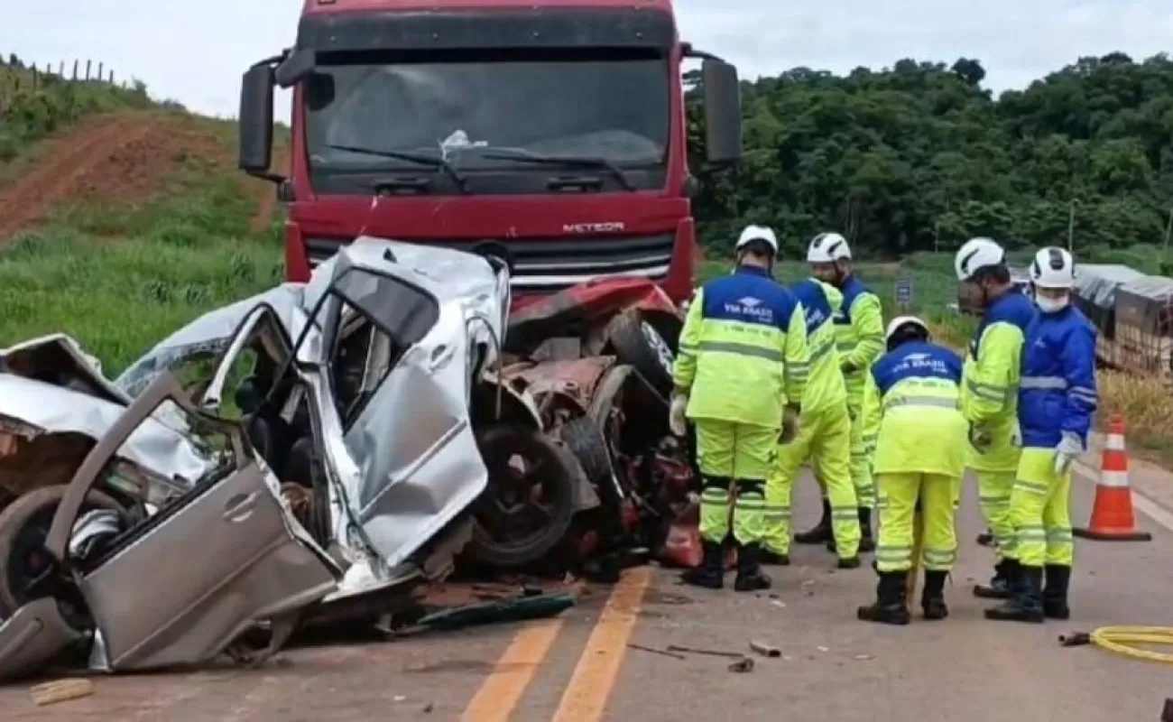 Avós e neto estão entre as vítimas do acidente com 5 veículos em rodovia