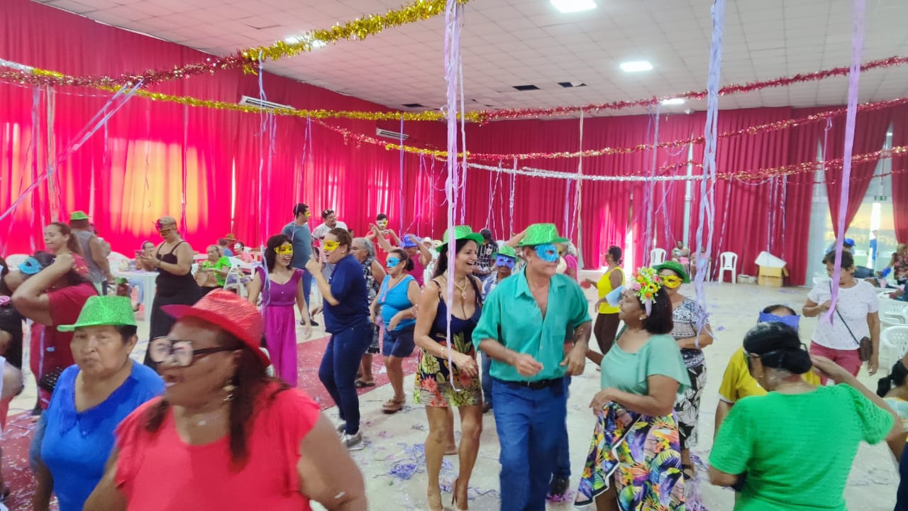 Prefeitura de Cáceres prioriza lazer e integração social e promove carnaval dos idosos