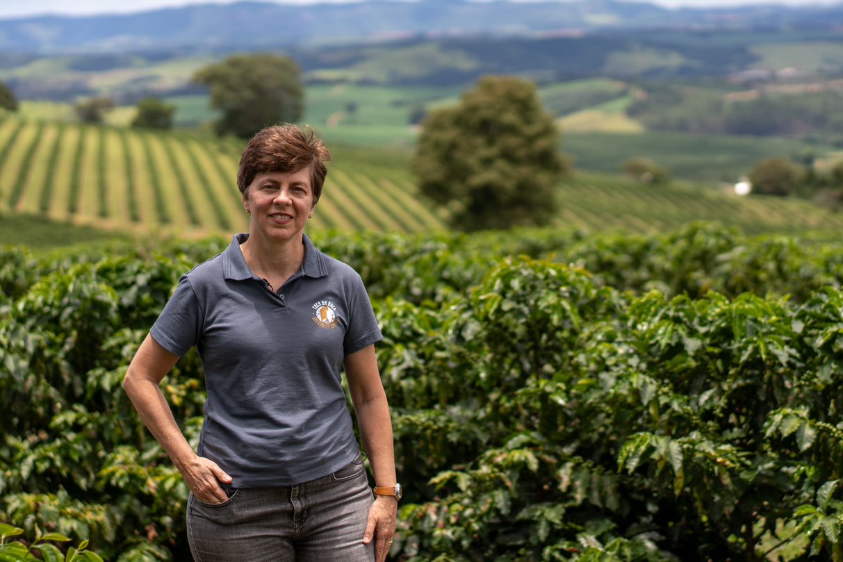 Arquiteta paulista troca agitação da cidade pela produção de café especial