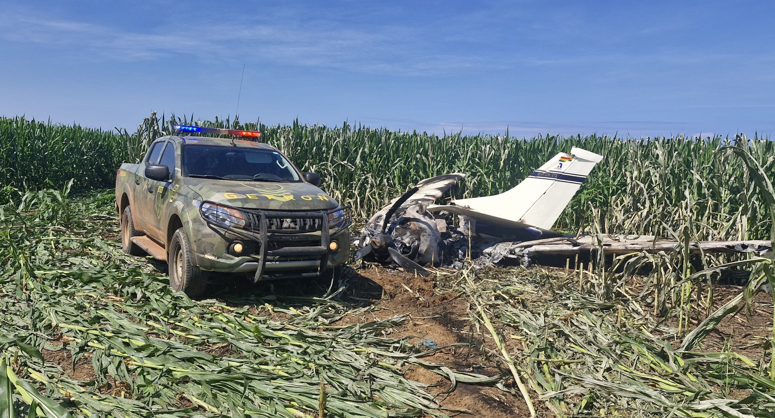 Gefron apreende cerca de 500 kg de entorpecente perto de aeronave queimada