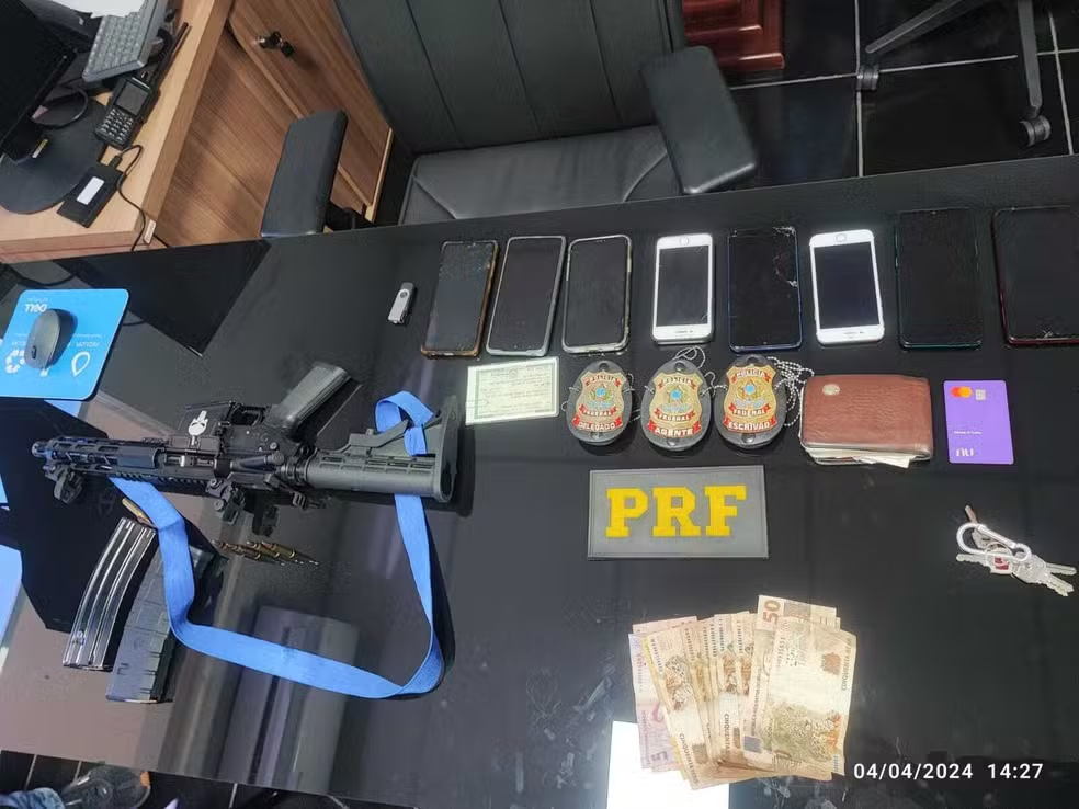 Recapturados no Pará: dinheiro, celulares e fuzil são encontrados em carros que transportavam fugitivos de Mossoró