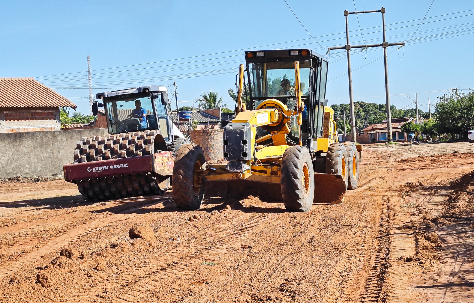 Cáceres | Prefeitura recupera ruas e avenidas do bairro Nova Era