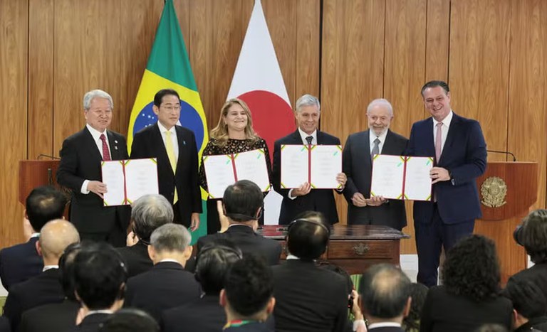 Brasil e Japão assinam parceria para recuperação de áreas degradadas