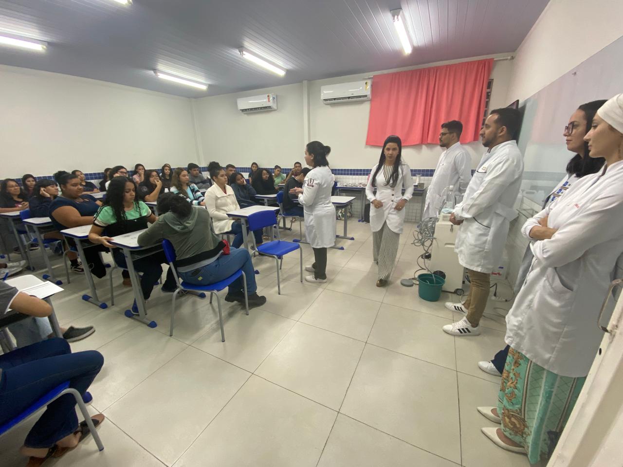 Rondonópolis | Parceria da Saúde com faculdade local oferece atendimento Odontológico a alunos do cursinho Zumbi dos Palmares