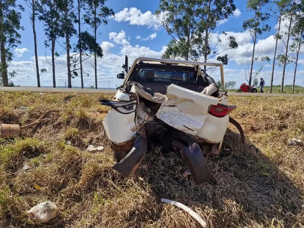 Investigador da polícia morre em acidente entre motos e caminhonete em rodovia