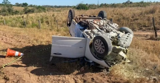 Motorista morre ao bater carro contra caminhonete na MT-320