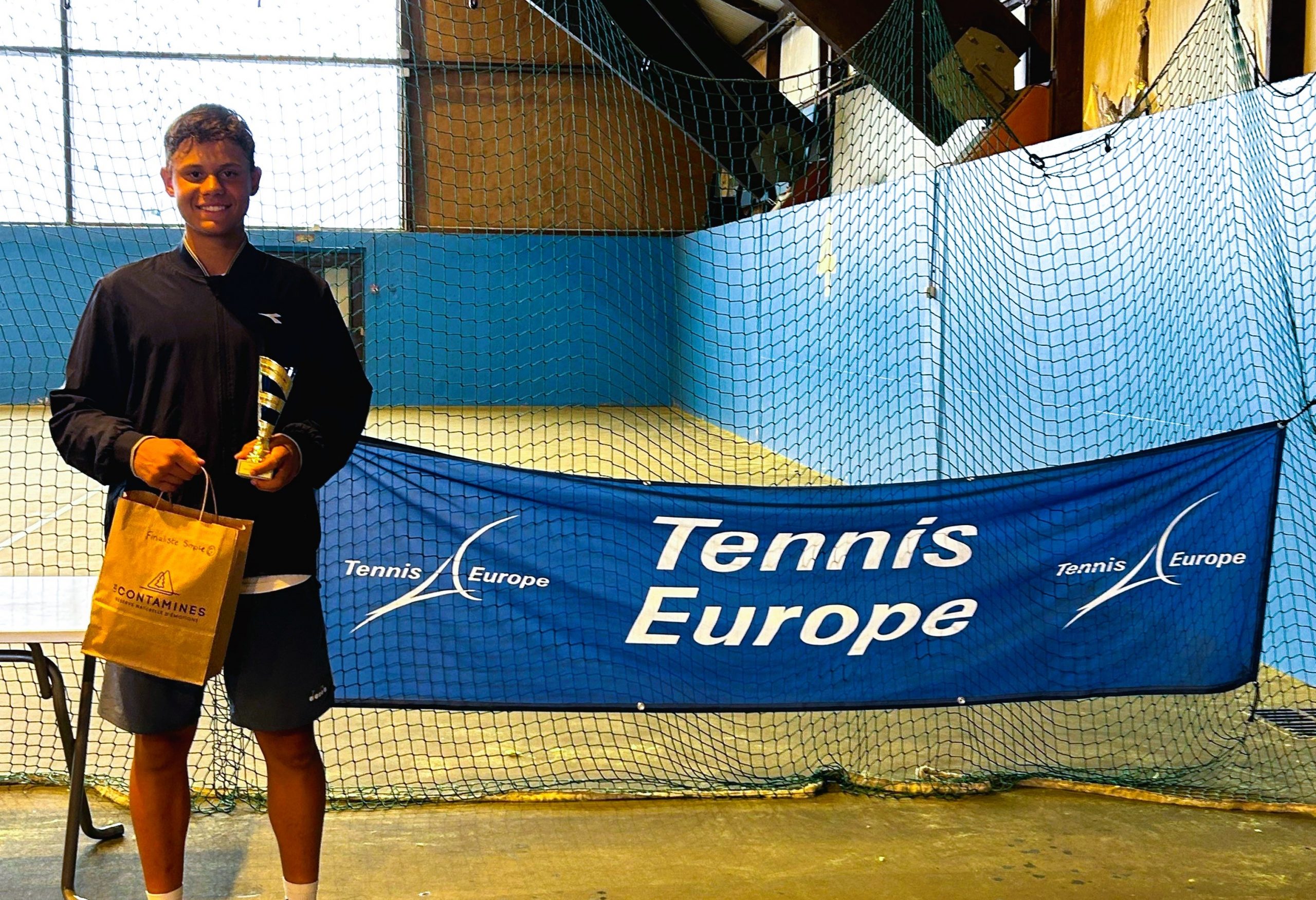 Tenista do programa de bolsas do Governo de MT é vice-campeão em torneio do circuito europeu