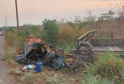 Motorista morre em acidente, e irmão mata sobreviventes a tiros